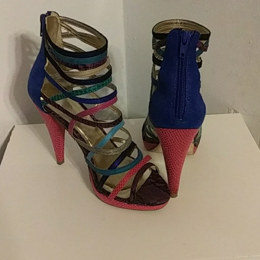 Heels - Picture 3 of 3